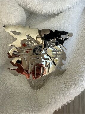 UK Silver-tone Wild Cat Head Pin Brooch - Statement Animal Lapel Accessory
